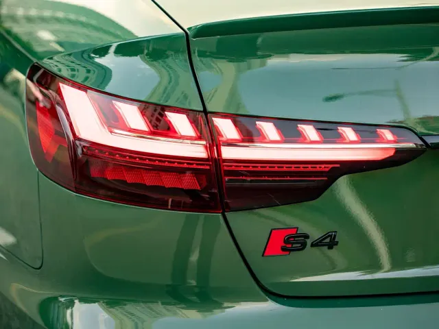 Audi S4 — Фото автомобиля 16