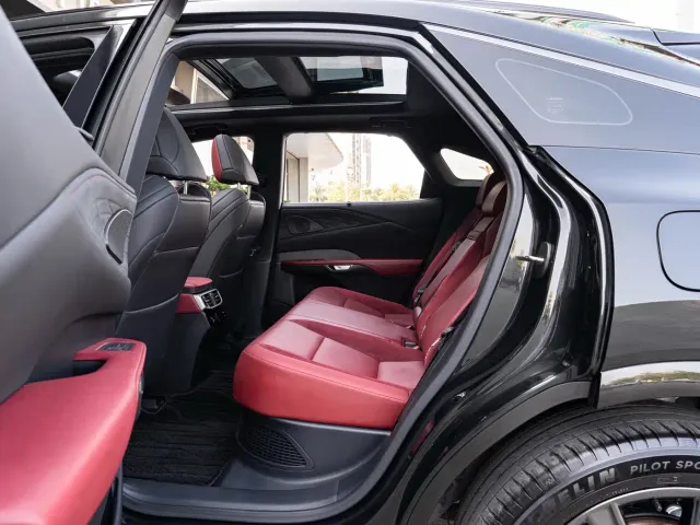 Lexus RX — Фото автомобиля 9