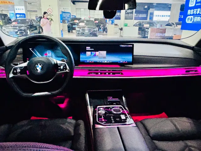 BMW 7 Series — Фото автомобиля 7