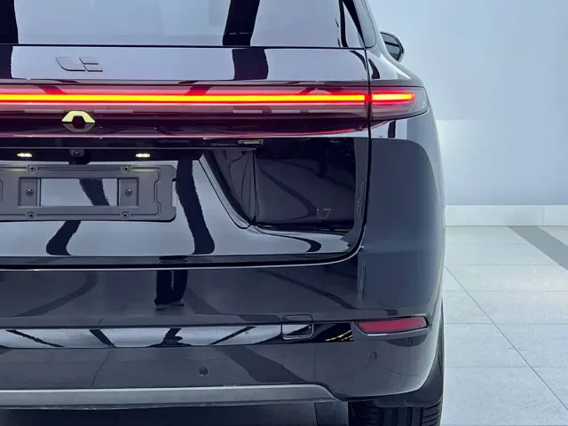 Li Auto L7 — Фото автомобиля 6