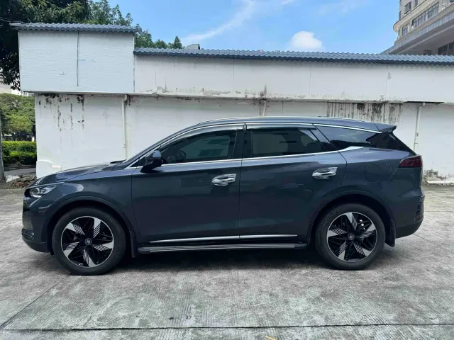 BYD Tang — Фото автомобиля 3