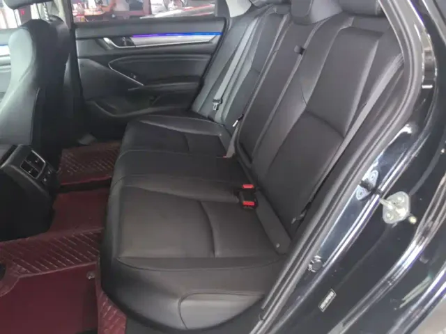 Honda Accord — Фото автомобиля 16