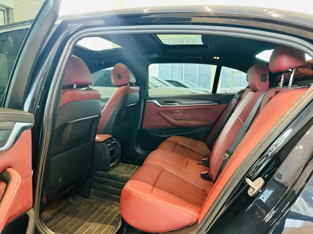 BMW 5 Series — Фото автомобиля 6