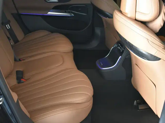 Mercedes-Benz E-Class — Фото автомобиля 10