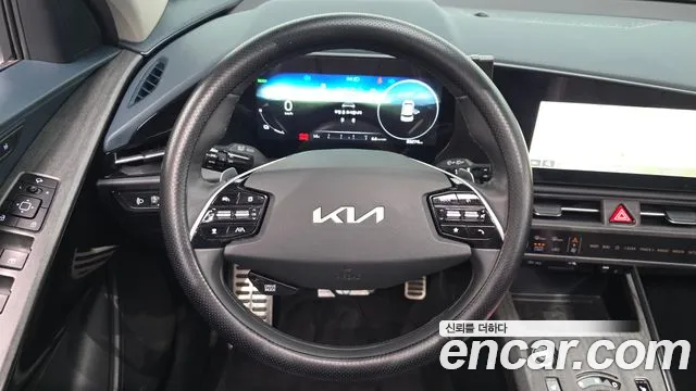 Kia Niro — Фото автомобиля 20