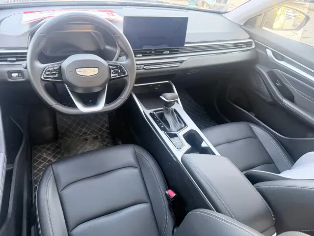 Geely Emgrand — Фото автомобиля 6