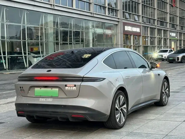 Nio ET5 — Фото автомобиля 5