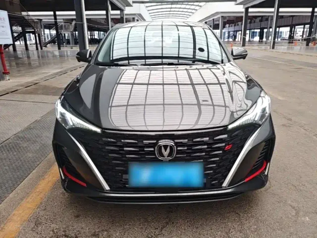 Changan Eado — Фото автомобиля 2