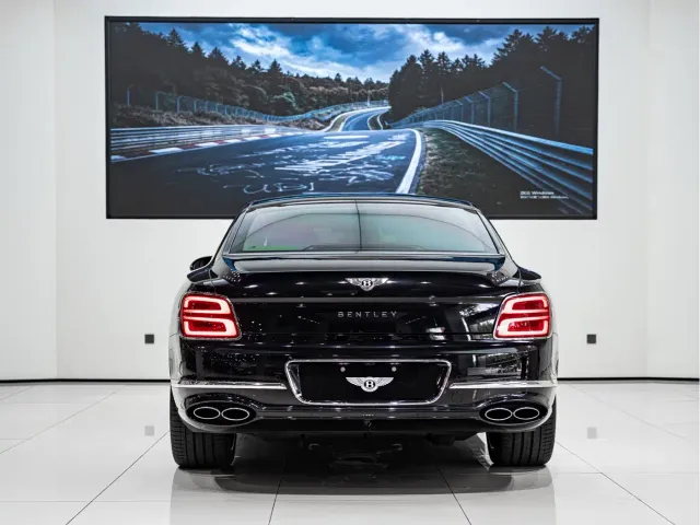 Bentley Flying Spur — Фото автомобиля 4