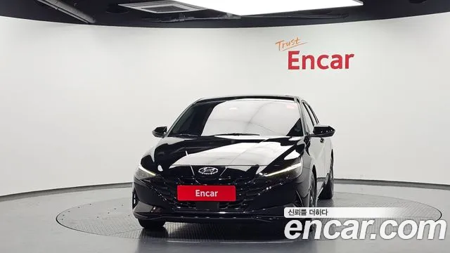 Hyundai Avante CN7 — Фото автомобиля 3