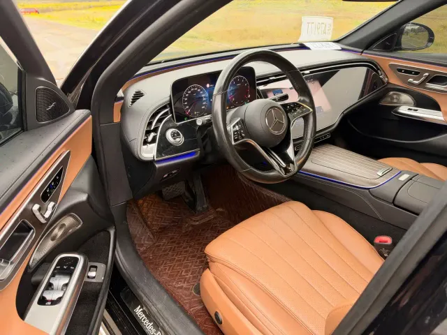 Mercedes-Benz E-Class — Фото автомобиля 4