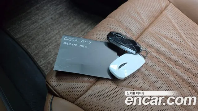 Genesis GV70 2.5T Бензин AWD — Фото автомобиля 27