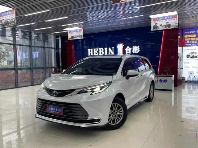 Фотография автомобиля — Toyota Sienna