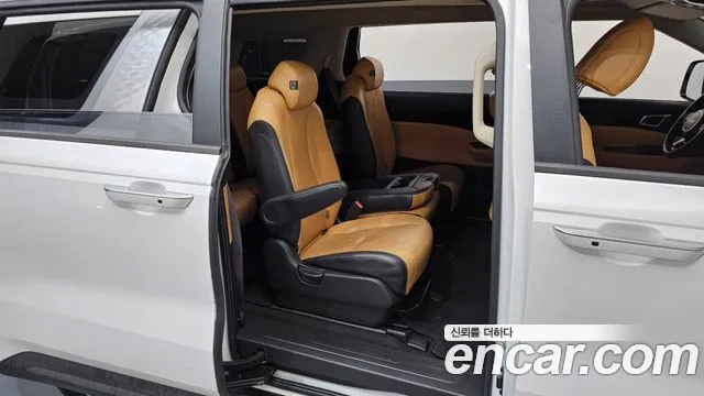 Kia Canival Carnival 4 поколение Бензин 11 мест Prestige — Фото автомобиля 11