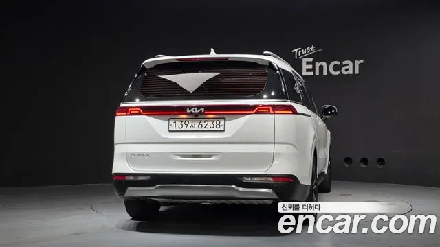 Kia Canival Carnival 4 поколение Дизель 7 мест Signature — Фото автомобиля 3