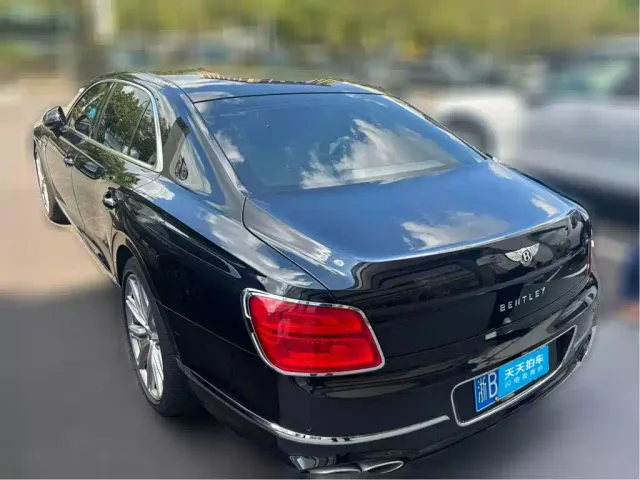 Bentley Flying Spur — Фото автомобиля 2