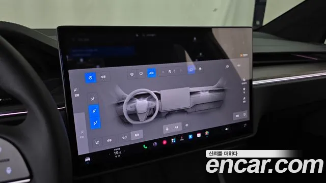 Tesla Model X — Фото автомобиля 21