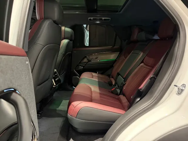 Land Rover Range Rover Sport — Фото автомобиля 12