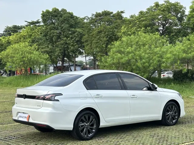 Peugeot 408 — Фото автомобиля 9