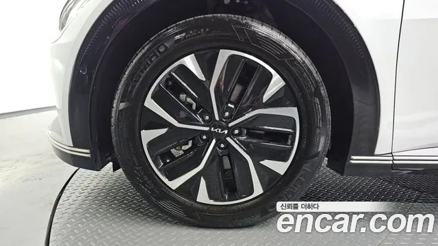 Kia EV6 — Фото автомобиля 4