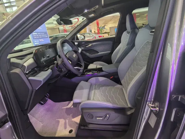 Audi Q6L e-tron — Фото автомобиля 5