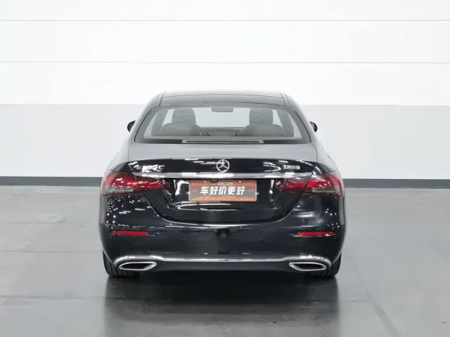 Mercedes-Benz E-Class — Фото автомобиля 4