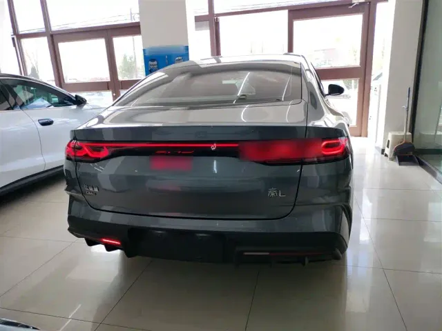 BYD Qin L — Фото автомобиля 5
