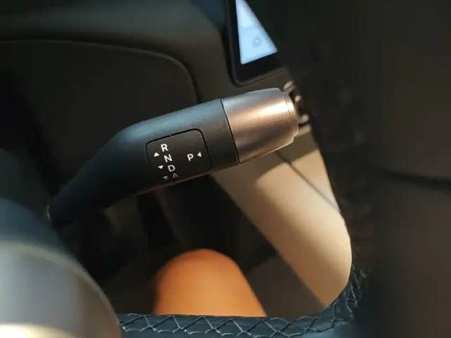 Li Auto MEGA — Фото автомобиля 13