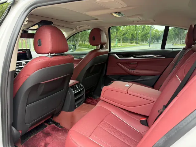 BMW 5 Series — Фото автомобиля 6