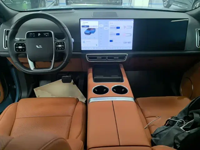 Li Auto L9 — Фото автомобиля 9