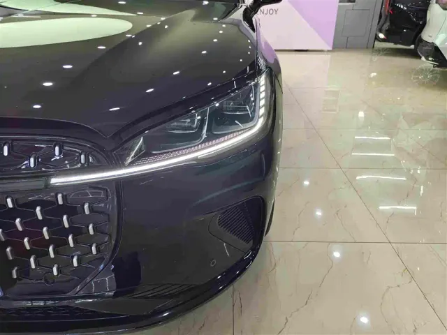 Lincoln Corsair — Фото автомобиля 11