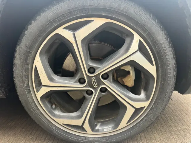 Geely Xingyue L — Фото автомобиля 5
