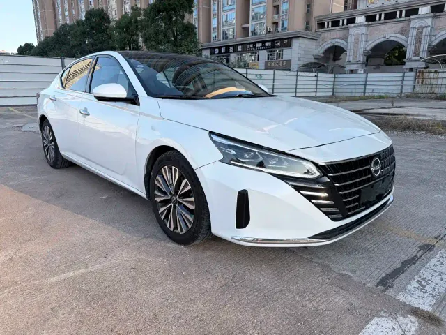 Nissan Teana — Фото автомобиля 3
