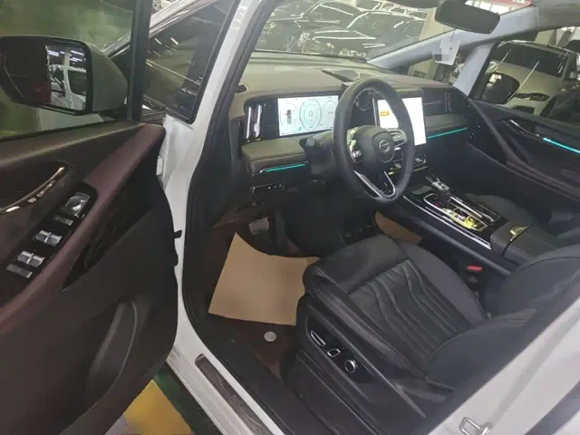GAC Trumpchi M8 — Фото автомобиля 15