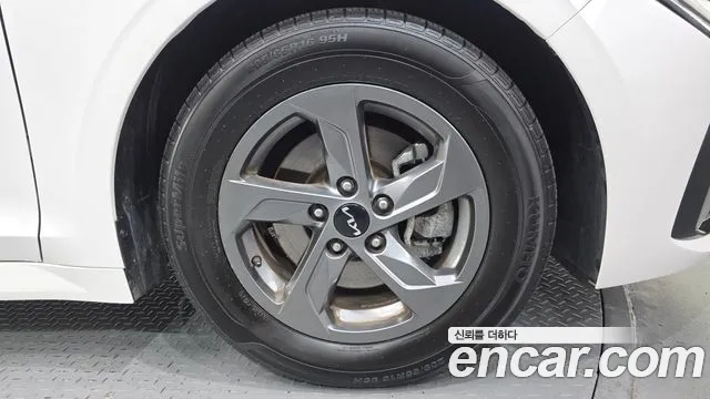 Kia K5 Новый K5 3 поколение 2.0 LPi(Для проката) — Фото автомобиля 19