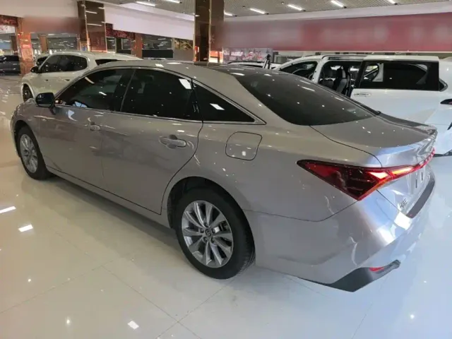 Toyota Avalon — Фото автомобиля 4