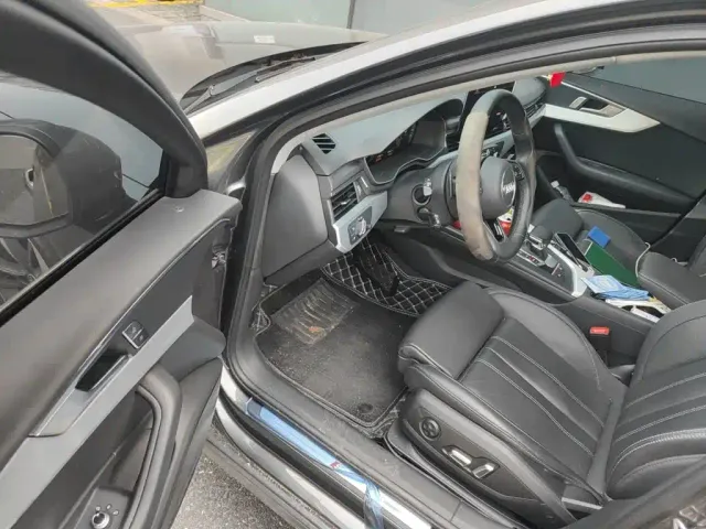 Audi A4L — Фото автомобиля 17