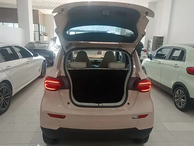 Leapmotor T03 — Фото автомобиля 18