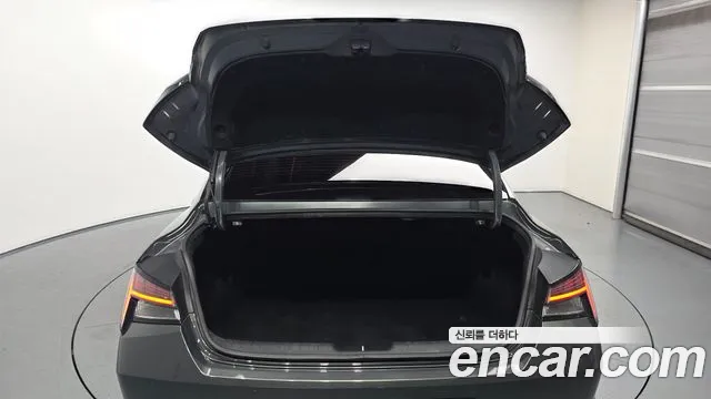 Hyundai AVANTE Inspiration — Фото автомобиля 20