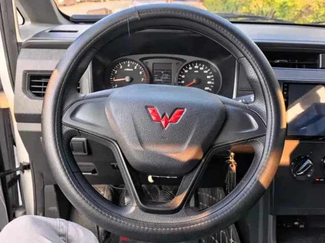 Wuling Hongguang Plus — Фото автомобиля 15