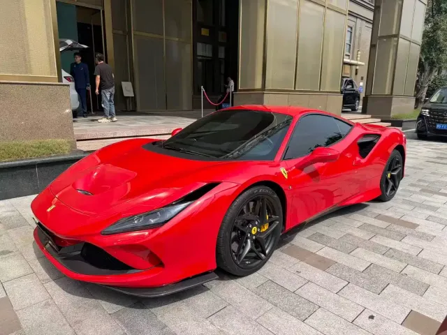 Фотография автомобиля — Ferrari F8
