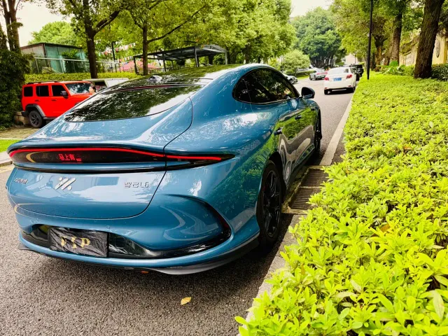 IM Motors L6 — Фото автомобиля 7