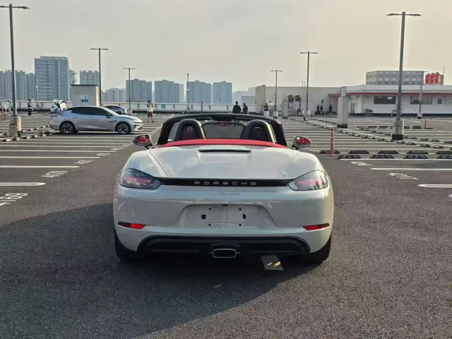 Porsche 718 — Фото автомобиля 6