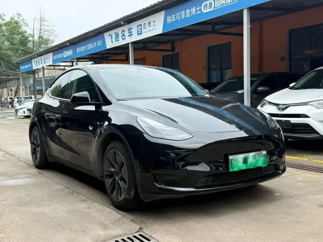 Tesla Model Y 2023 Rear-Wheel Drive Edition — Фото автомобиля 3