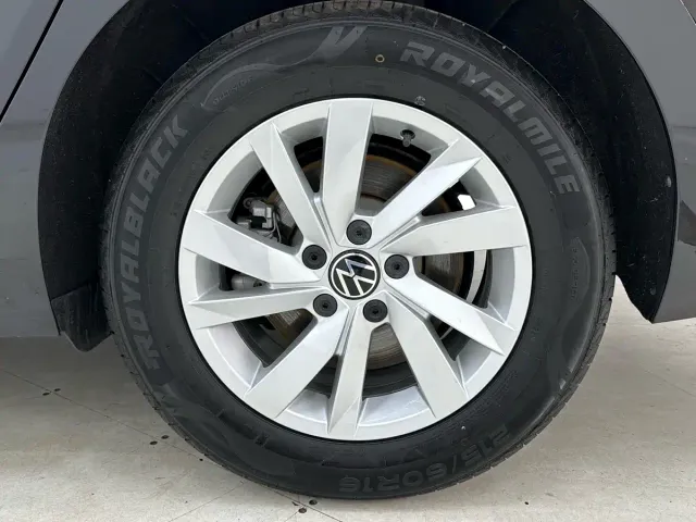 Volkswagen Passat — Фото автомобиля 18
