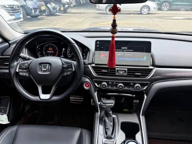 Honda Accord — Фото автомобиля 8