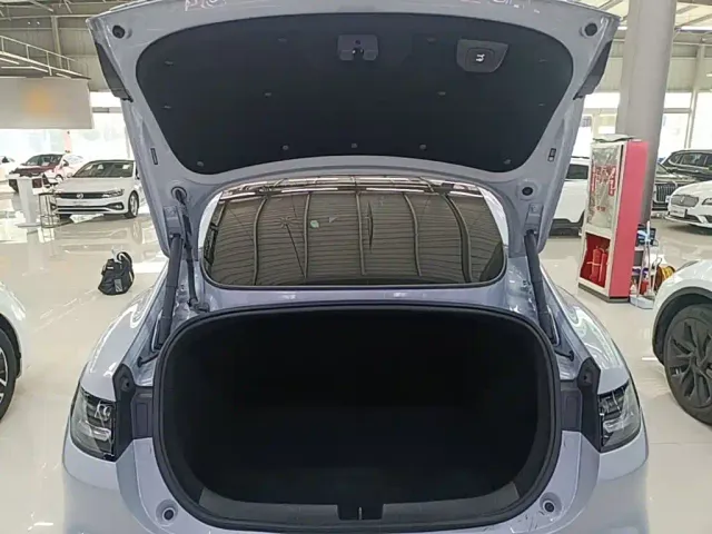 Leapmotor C01 — Фото автомобиля 18