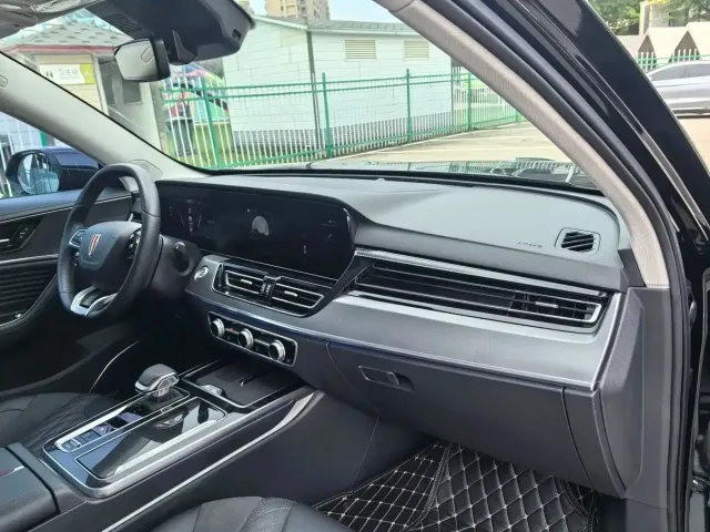 Hongqi HS5 — Фото автомобиля 14