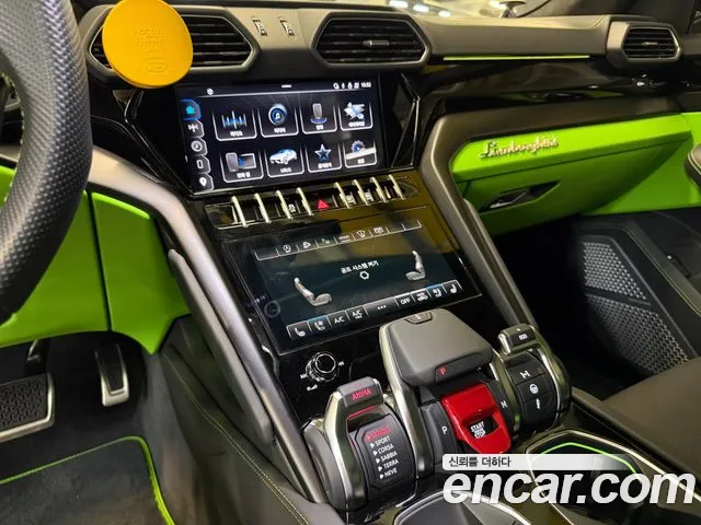 Lamborghini Urus — Фото автомобиля 17