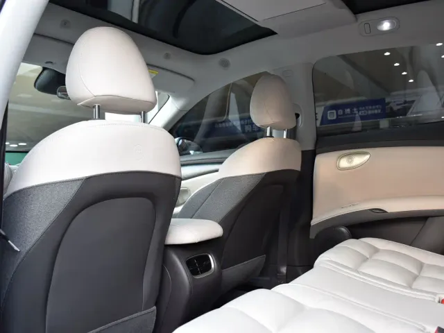IM Motors LS6 — Фото автомобиля 8